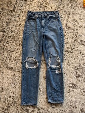 American Eagle Outfitters Women’s Ripped Dark Blue Straight Slim Mom Jeans